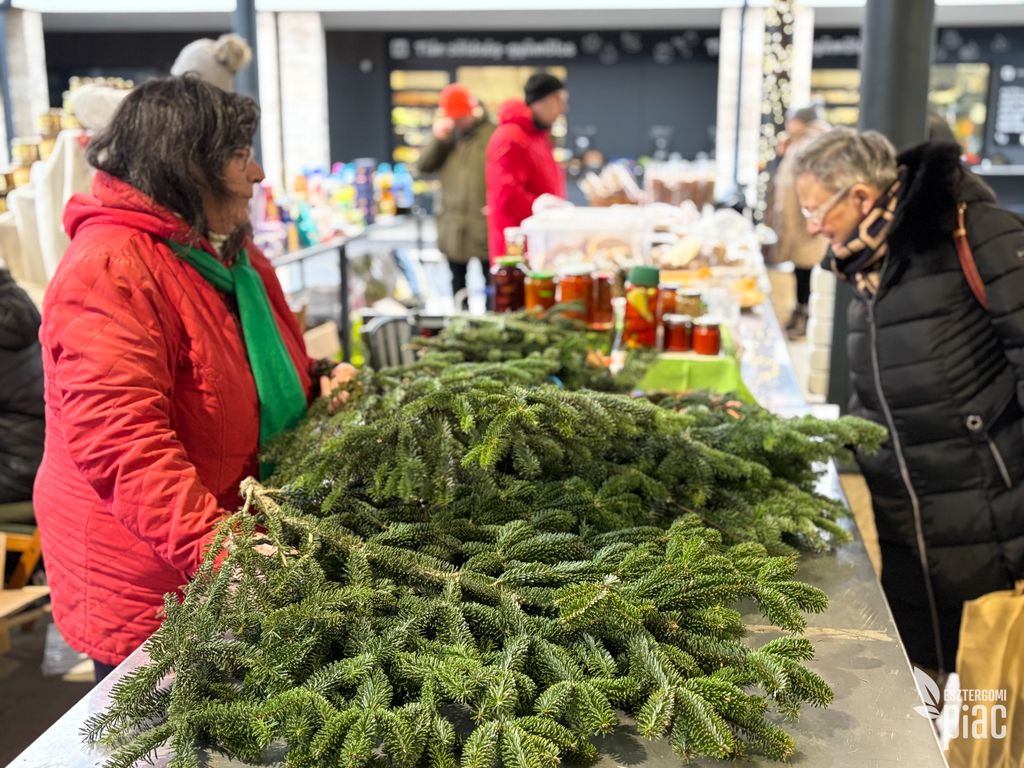 Adventi készülődés az Esztergomi Piacon