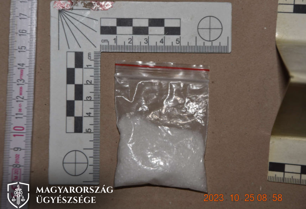 Kábítószer kereskedelem miatt indult eljárás a bűnbanda ellen