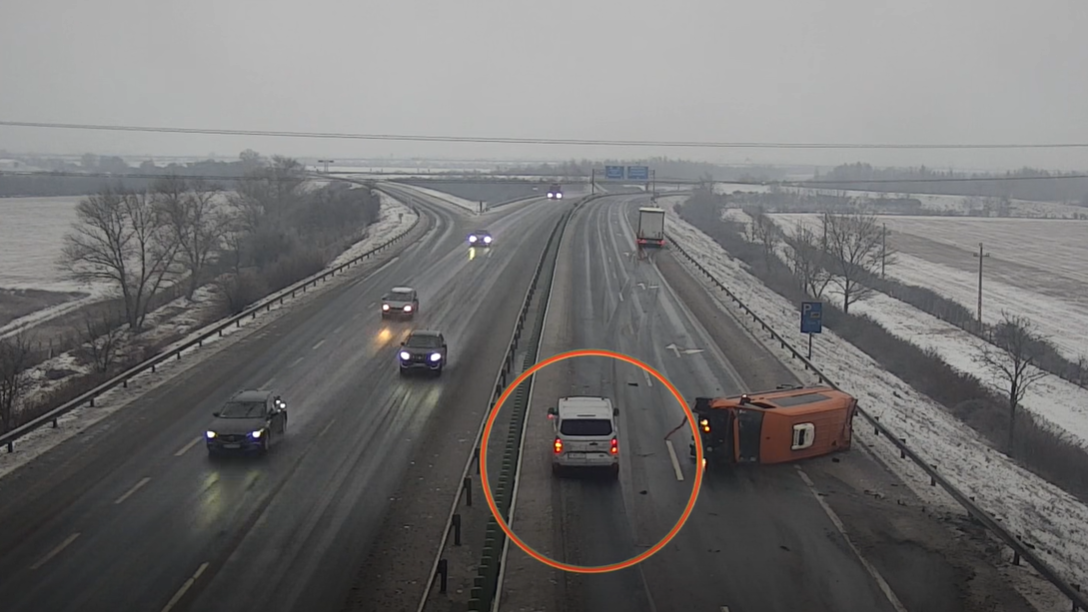 A baleset után percekig nem érkezett segítség, több járművezető továbbhajtott a helyszín mellett