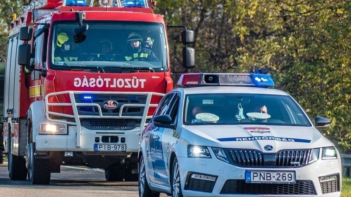 Három autó ütközött az 1-es főúton