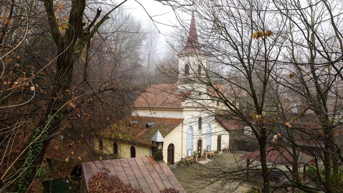 Itt a vak is visszanyerte a látását: fotókon Szűz Mária titkos birodalma, ahol a csodatevő víz ered