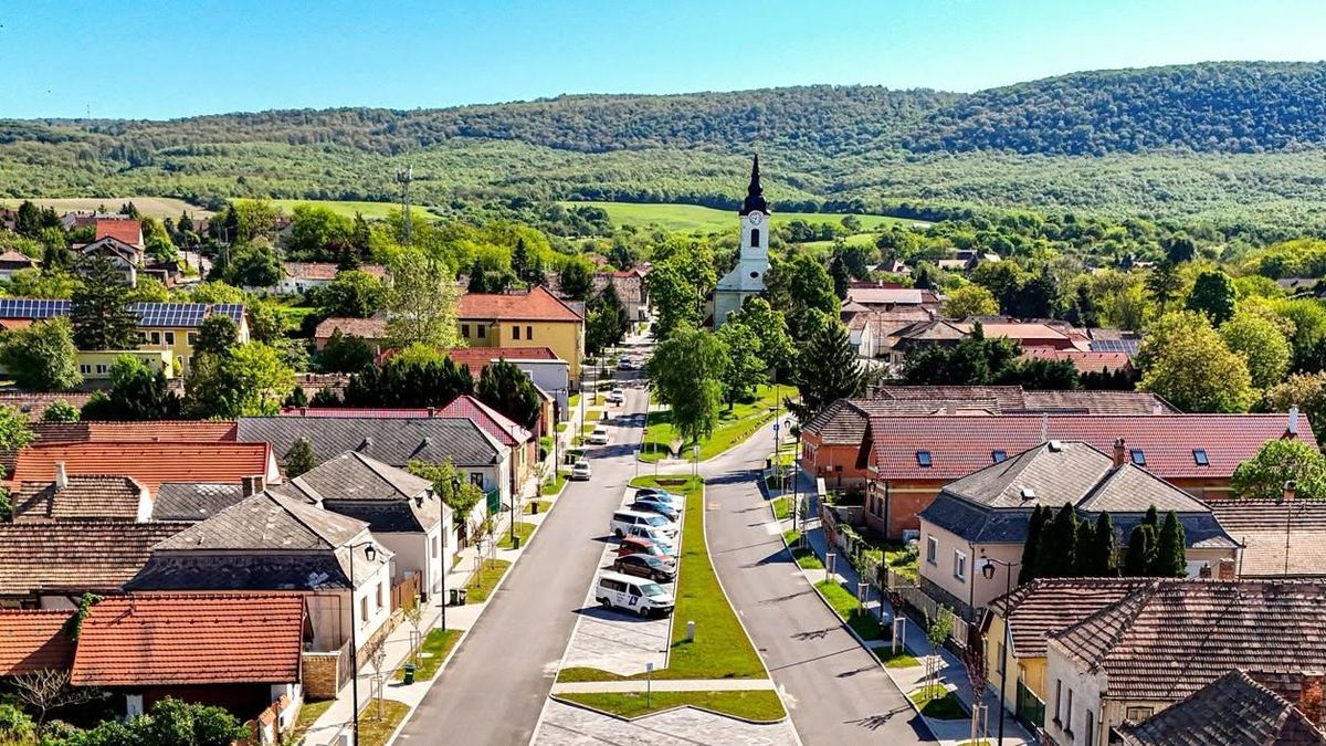 Lezárják a népszerű játszóteret - geofizikai vizsgálat kezdődik a területen