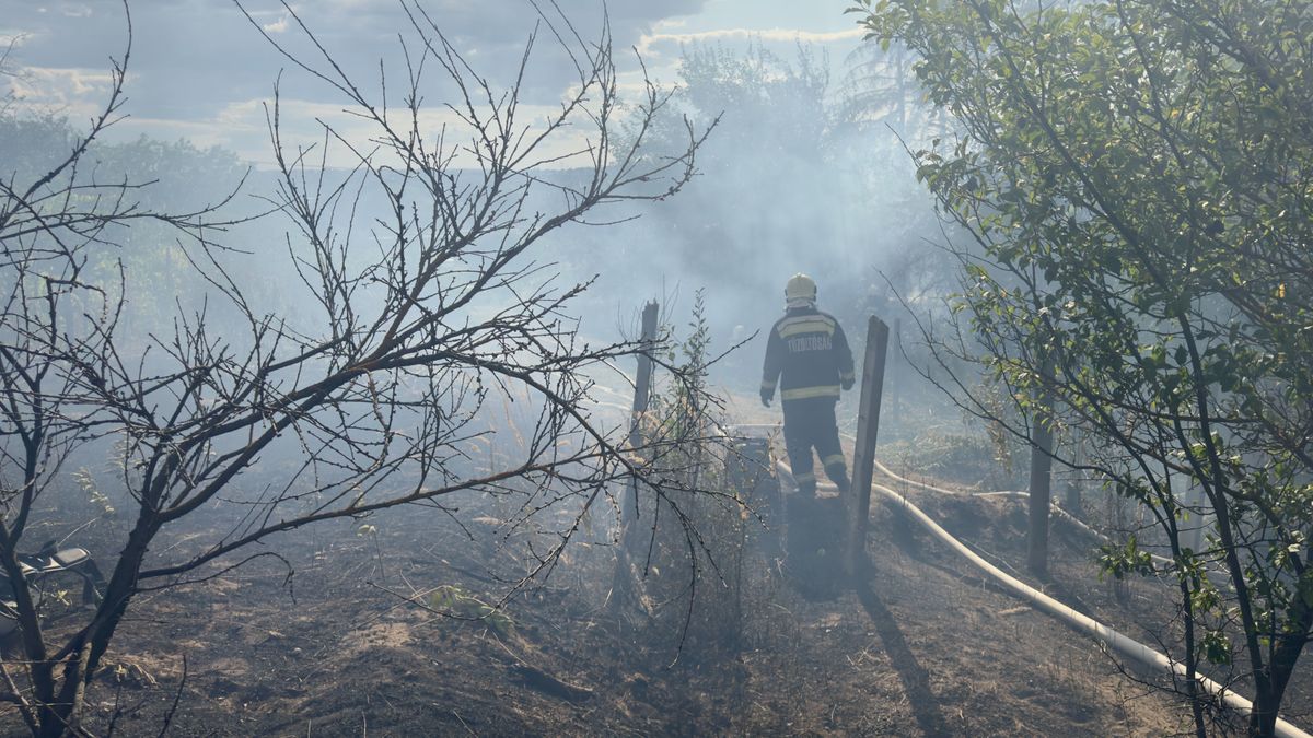 Rengeteg a tűz, hatvanszor riasztották a lánglovagokat