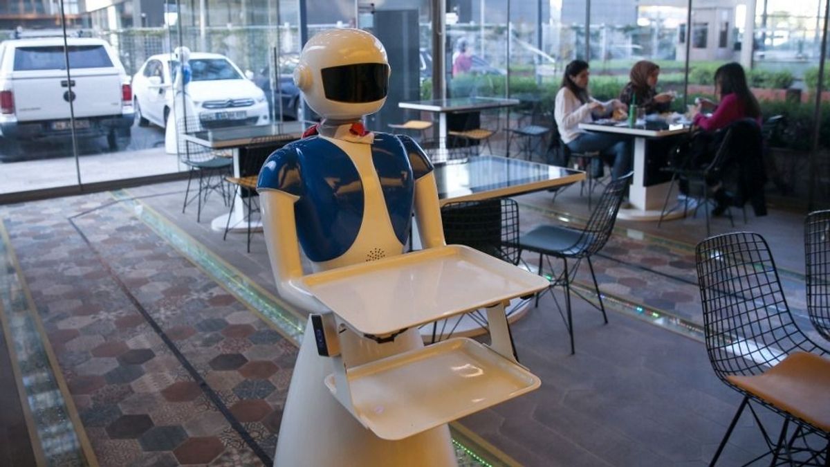 Te adnál borravalót egy robotnak? Hamarosan tényleg választanunk kell