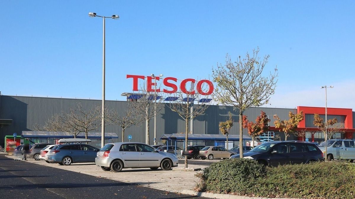 Lekapcsol a Tesco - komoly döntéseket hozott a boltlánc az energiakrízisben