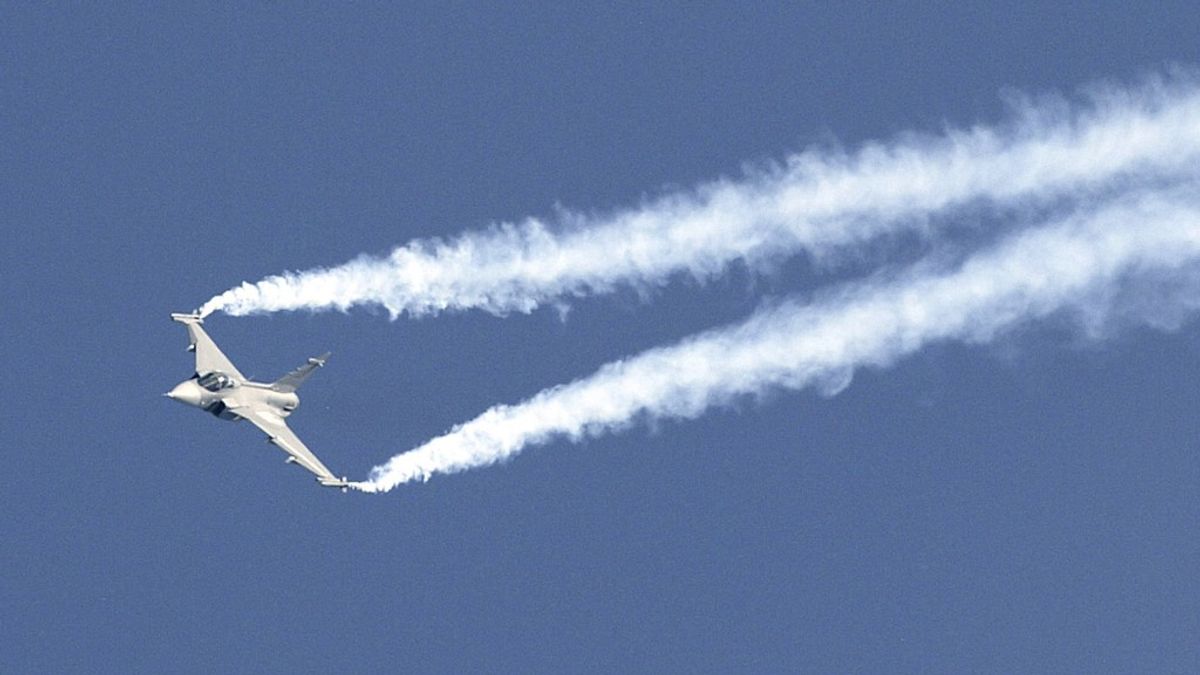 Már lángolt a Gripen, amikor a pilóta meghozta a végső döntést – új részletek derültek ki a zuhanásról