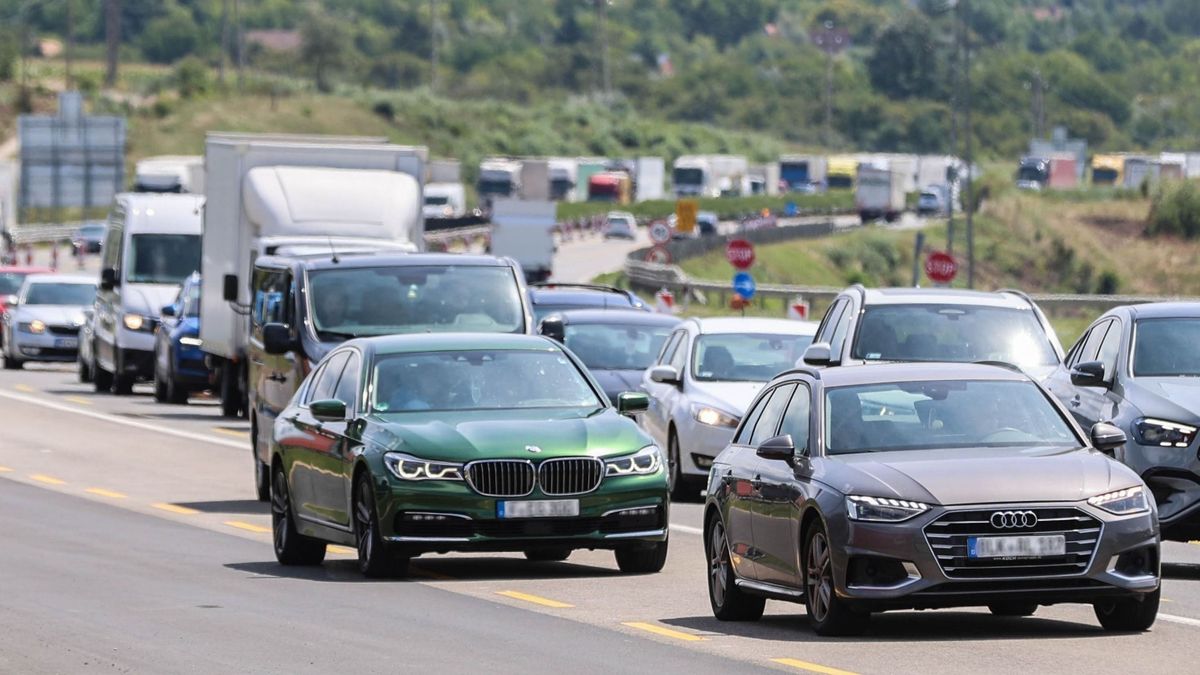 Most jött: tömegbaleset az M1-esen, tizenegyen utaztak az autókban