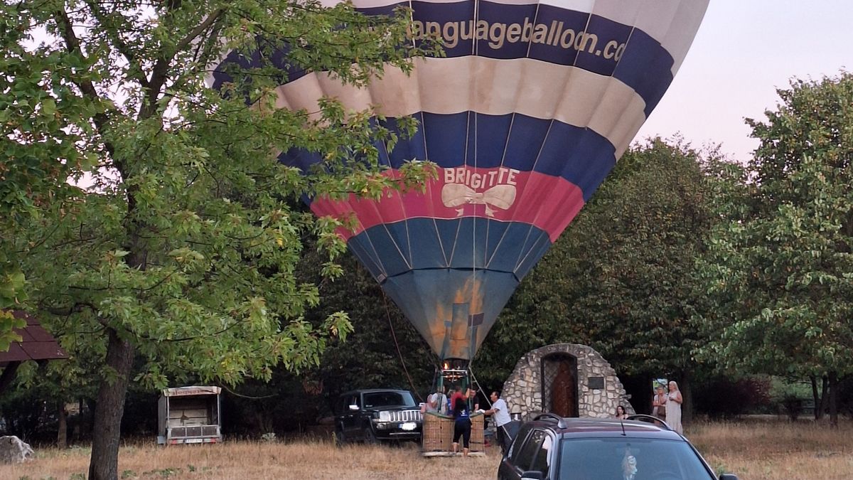 Videón a hőlégballon, ami Natura 2000-es területen szállt magasba