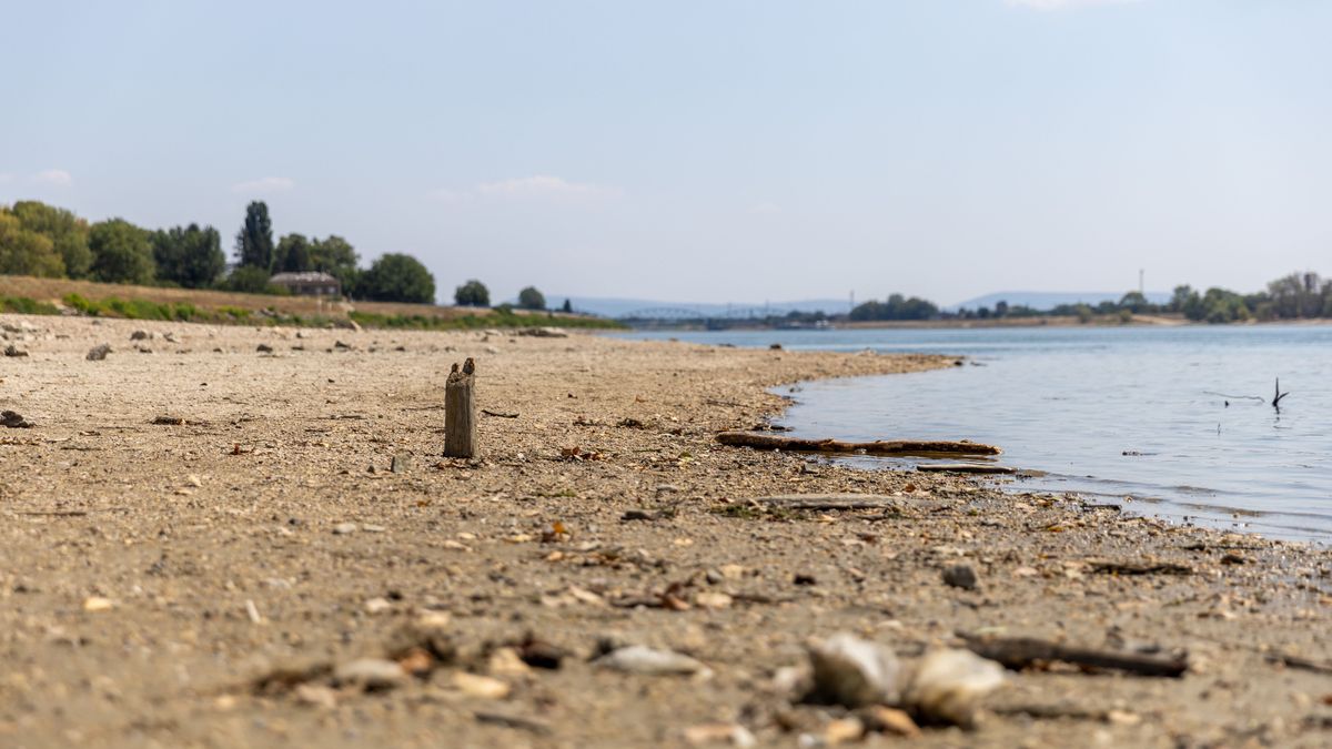 Az űrből is jól látszik: ezt művelte a Dunával az idei aszály +videó