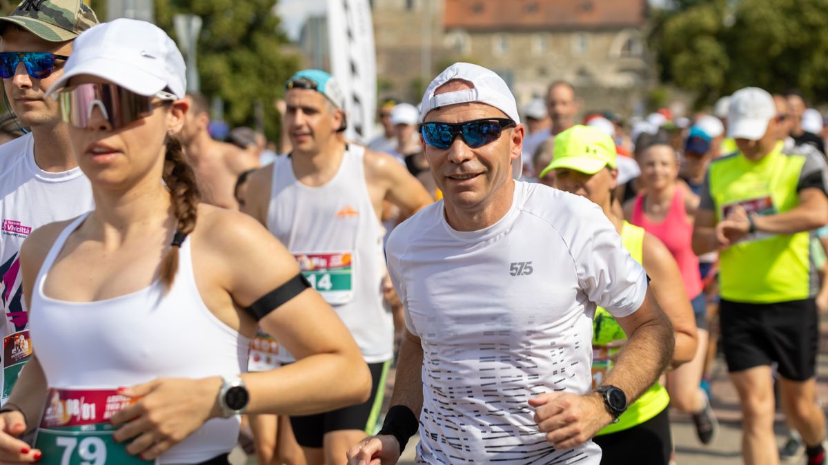 Fotókon és videón a hőkupola hősei: íme a tatai mini- és félmaraton győztesei