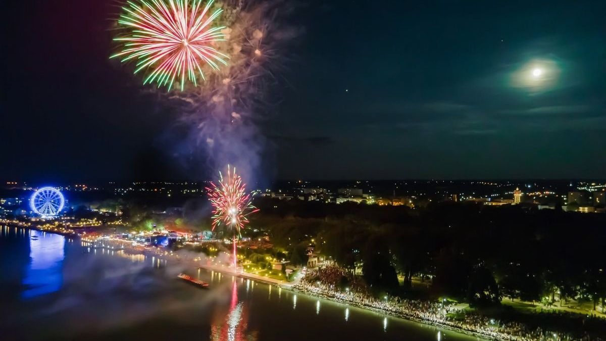 A Dunántúl leglátványosabb tűzijátéka a Balatonnál lesz augusztus 20-án – innen lesz a legszebb