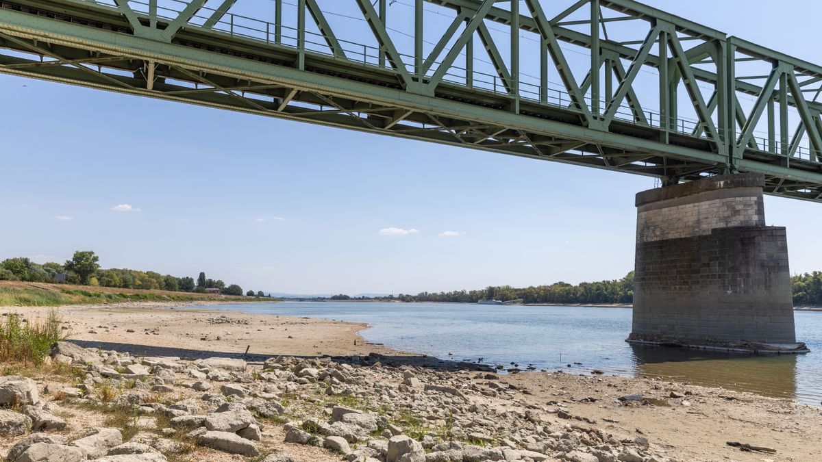 Felismerhetetlenségig átalakult a Duna Komáromnál, új sziget született +videó, fotók