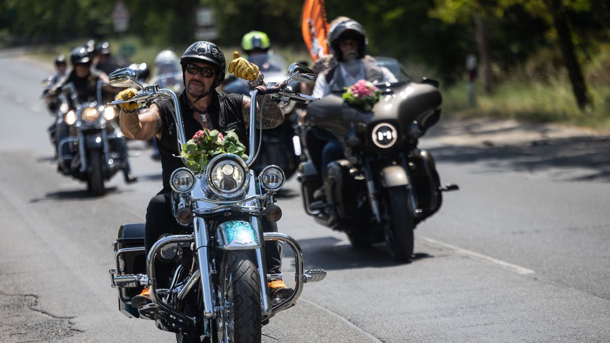 Mintegy 200 motoros dübörög végig Komáromon: több utcában is megállíthatják a forgalmat