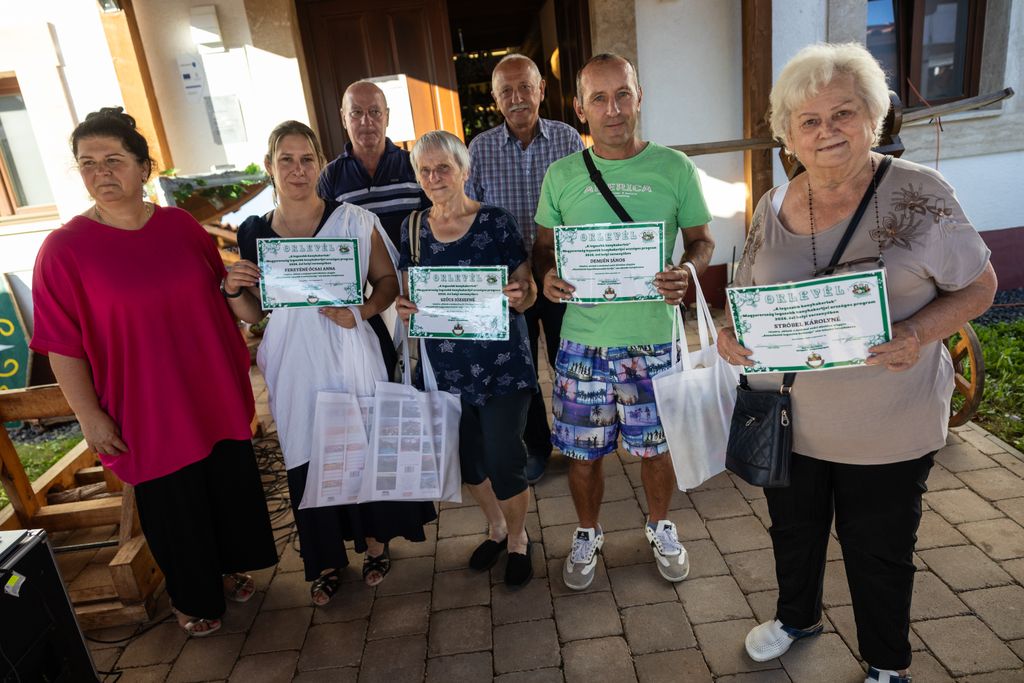 Szőlő és Bor Ünnepén díjazták Almásfüzitő legszebb kertjeit