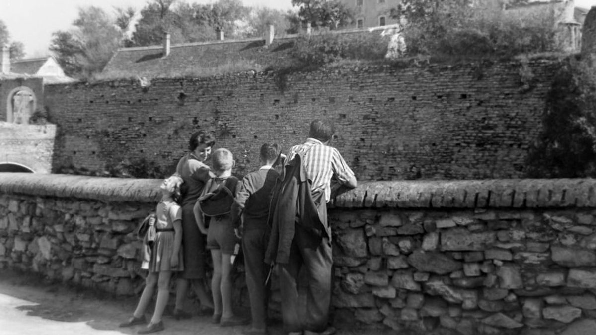 Retró fotókon a vizek városa: ilyen volt gyereknek lenni a '70-es években Tatán