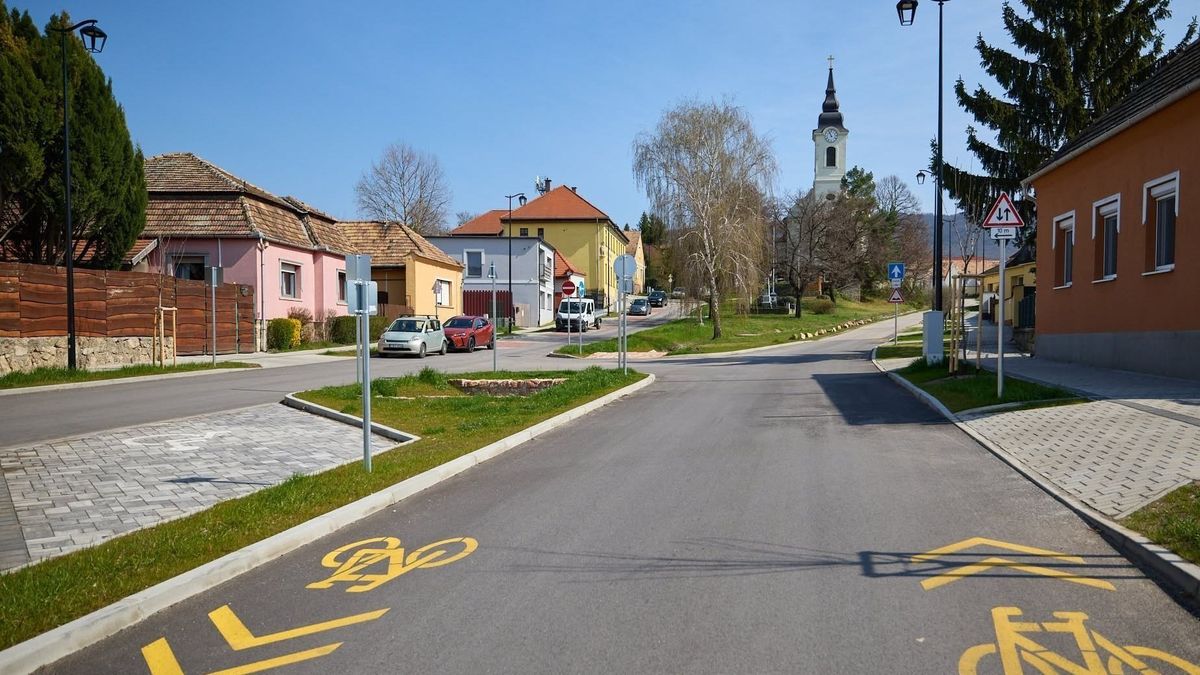 Videón a Vértesszőlőst ébresztő rendőri akció, családi házban ment a biznisz