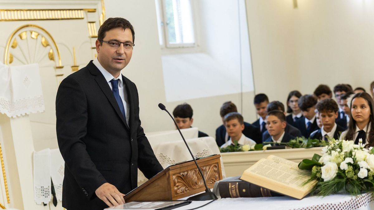 A hit és a digitális nevelés is helyet kap a tatai gimnázium jövőjében