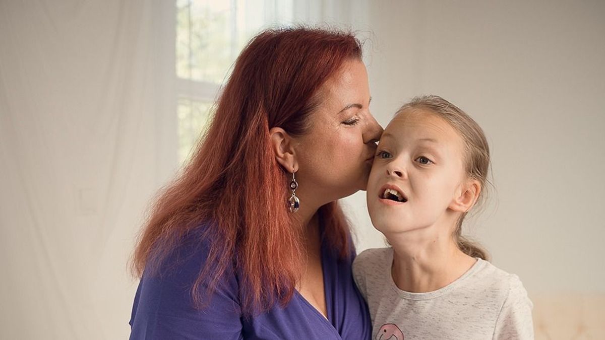 10 órás gerincműtét vár az oroszlányi kislányra, Borira - A család segítséget kér