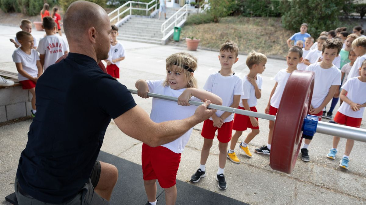 Képeken és videón a tatai sportágválasztó 1100 diák mozgott együtt