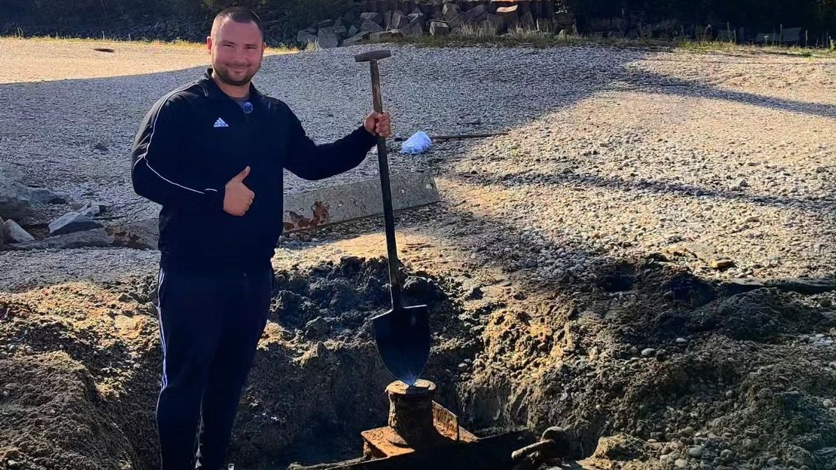 Rejtélyes kísértethajó került elő a Dunából - videón a felfedezés