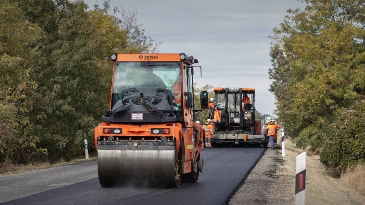 Jó hír az autósoknak: felújítják a 81-es főút egyik legrosszabb szakaszát