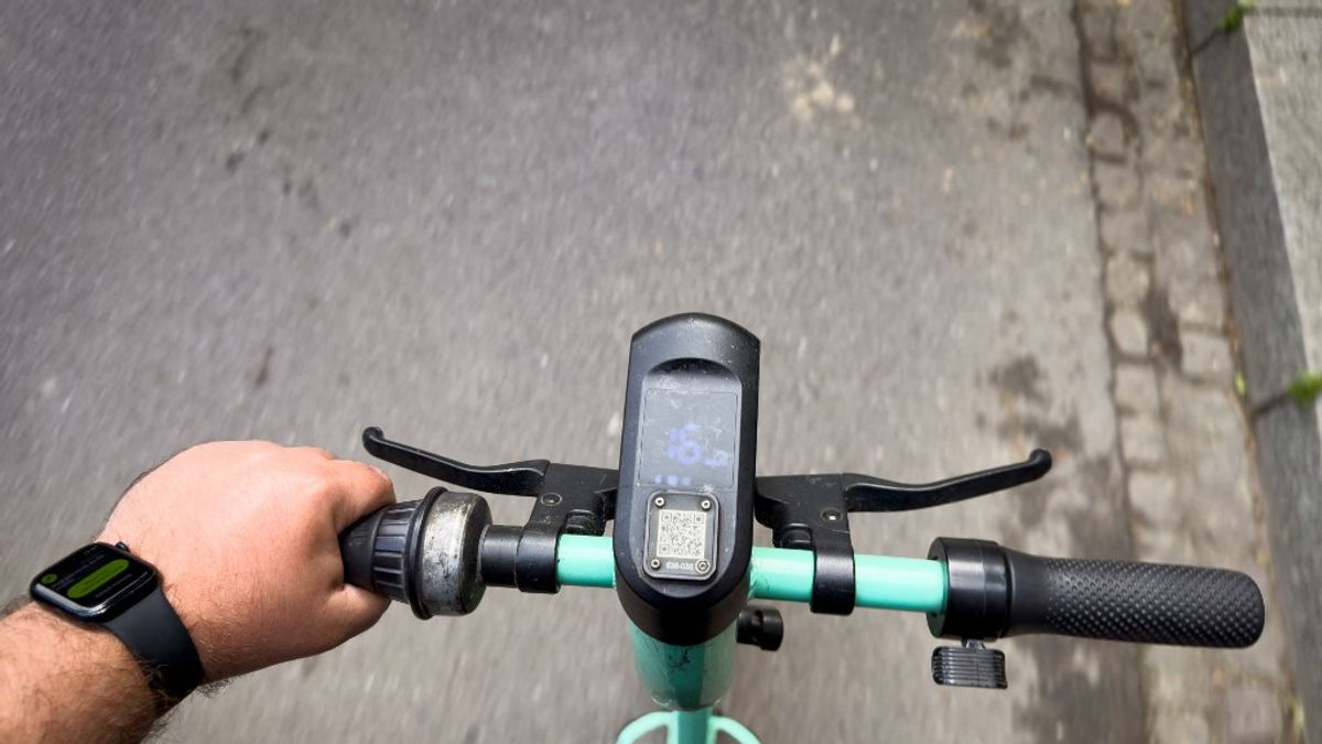 Horrorbalesetek után jön a kemény szigorítás az elektromos rollereknél + videó