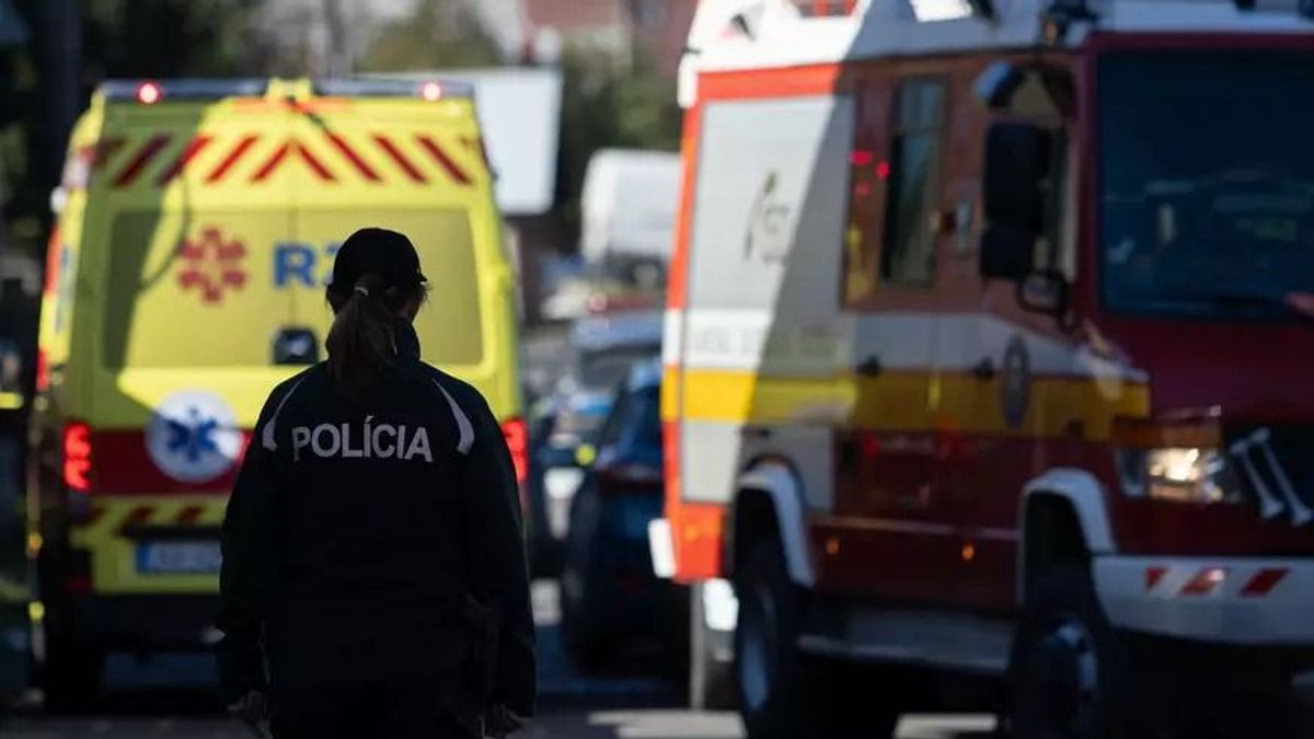 Megdöbbentő fordulat a gyilkos támadás után: letartóztatták a 13 éves iskolai késelő anyját